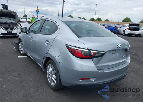 2018 Toyota Yaris Ia z USA, uszkodzony, nr VIN 3MYDLBYV2JY305674